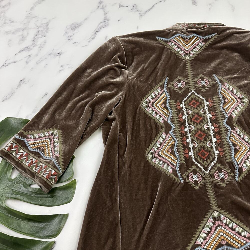 Paparazzi Womens Velvet Embroidered Kimono Cardigan Sweater Size M Brown Pink - Picture 11 of 12